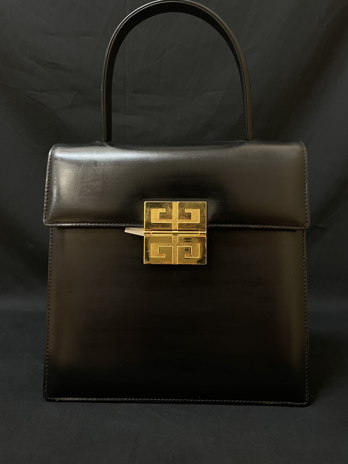 美品✨GIVENCHY バニティバッグ ゴールド金具 レザー ブラック 美品✨GIVENCHY バニティバッグ ゴールド金具 レザー ブラック